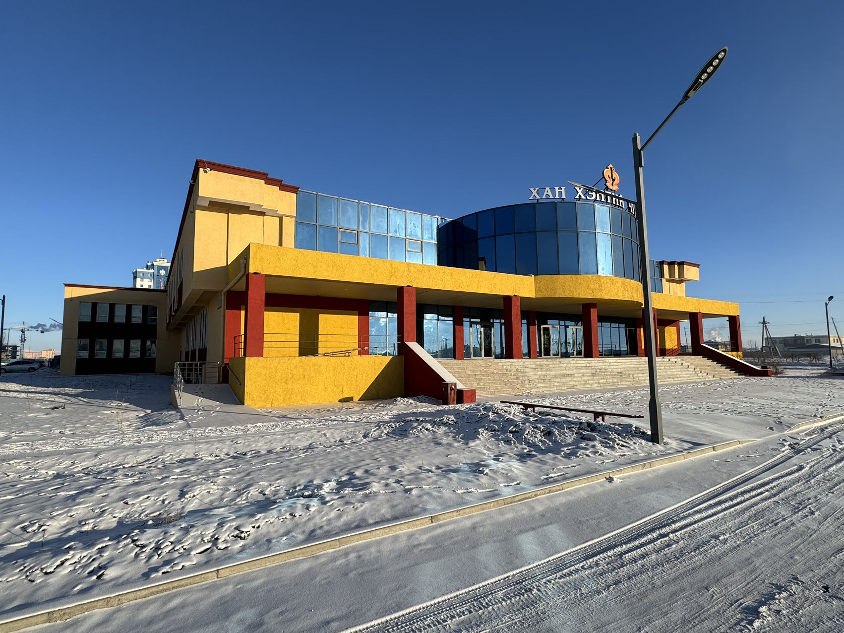 蒙古國(guó)-肯特會(huì)議中心劇院——舞臺(tái)機(jī)械、燈光、音響、LED屏